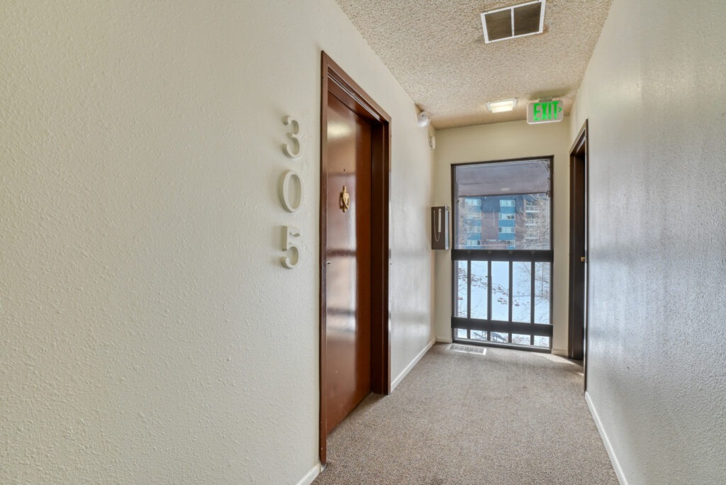 935 Saturn Dr. 9