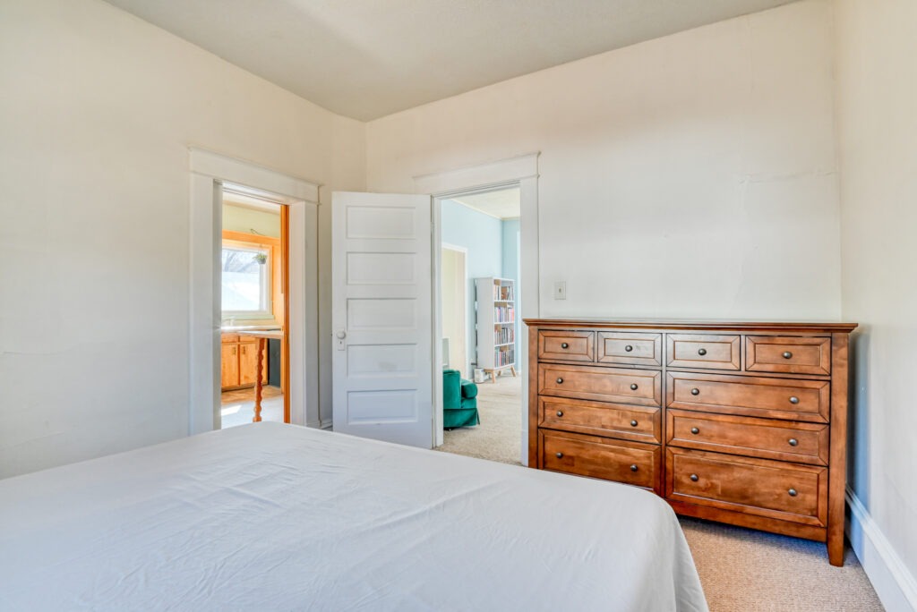 Davis St 32