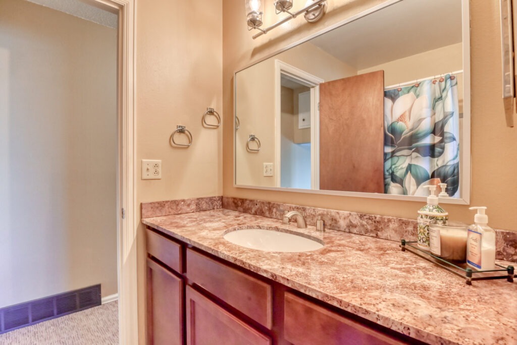 Robidoux Cir 34