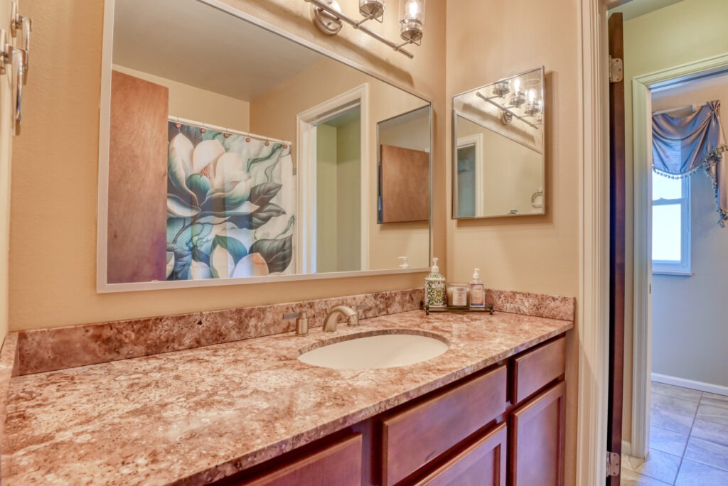 Robidoux Cir 35