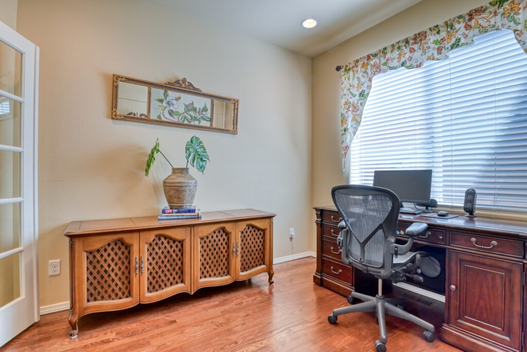 Desert Wind Dr 33