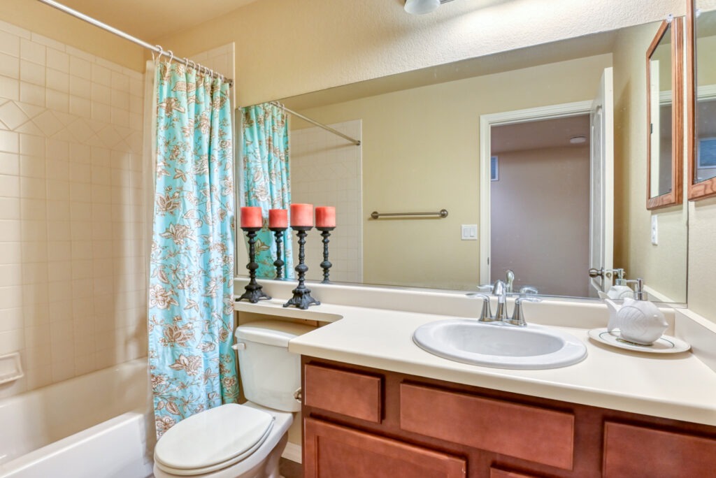 Desert Wind Dr 48
