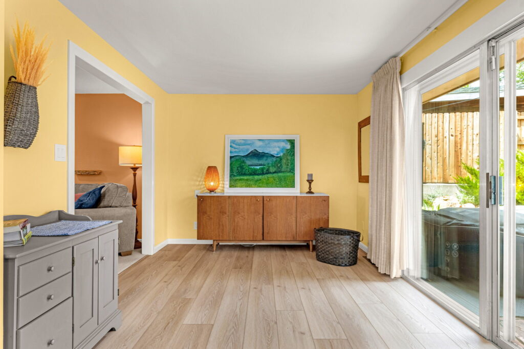 18 Web Or Mls 100120260811 3779