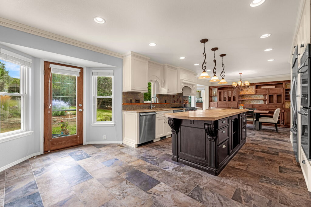 20 Web Or Mls 100120260727 0344