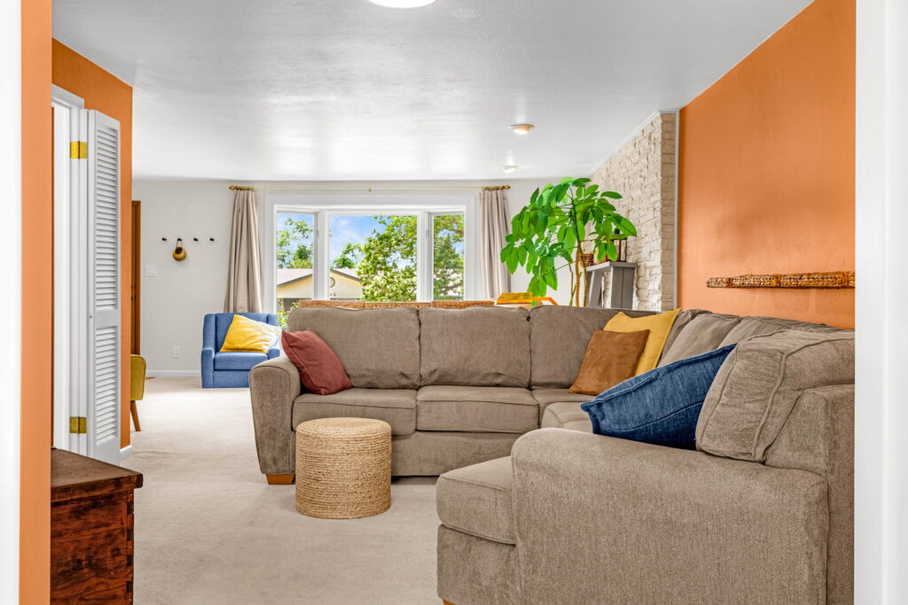 21 Web Or Mls 100120260811 3795