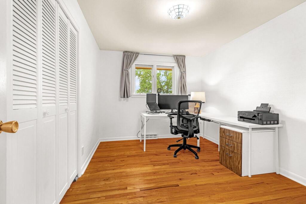 23 Web Or Mls 100120260811 3875