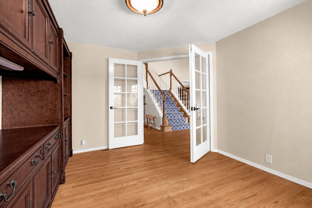 8 Web Or Mls 100120260727 0254