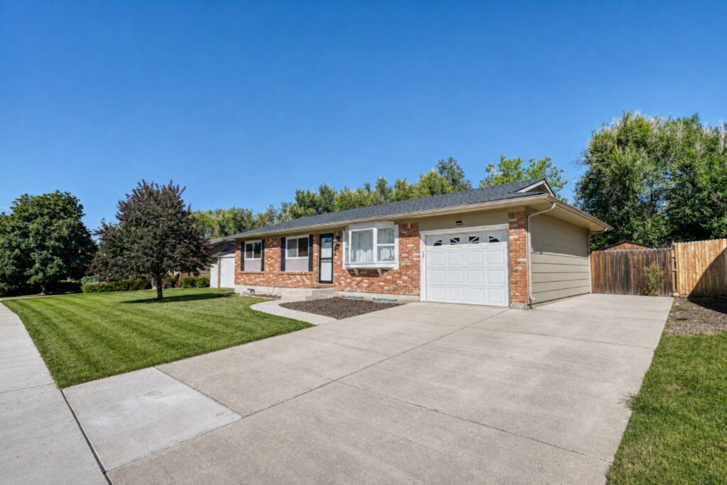 Sanderson Ave 3