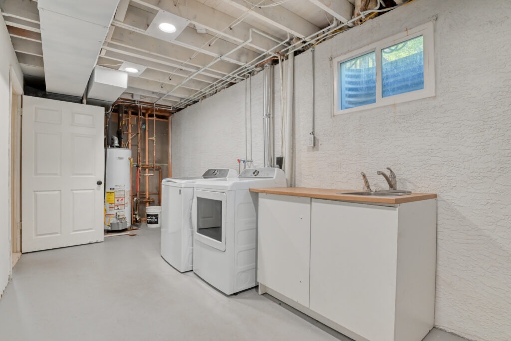 Sanderson Ave 37