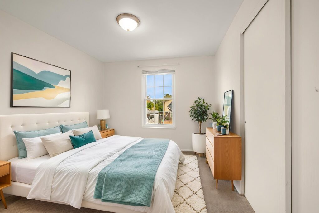 22 Web Or Mls 100120260917 0109 Virtually Staged