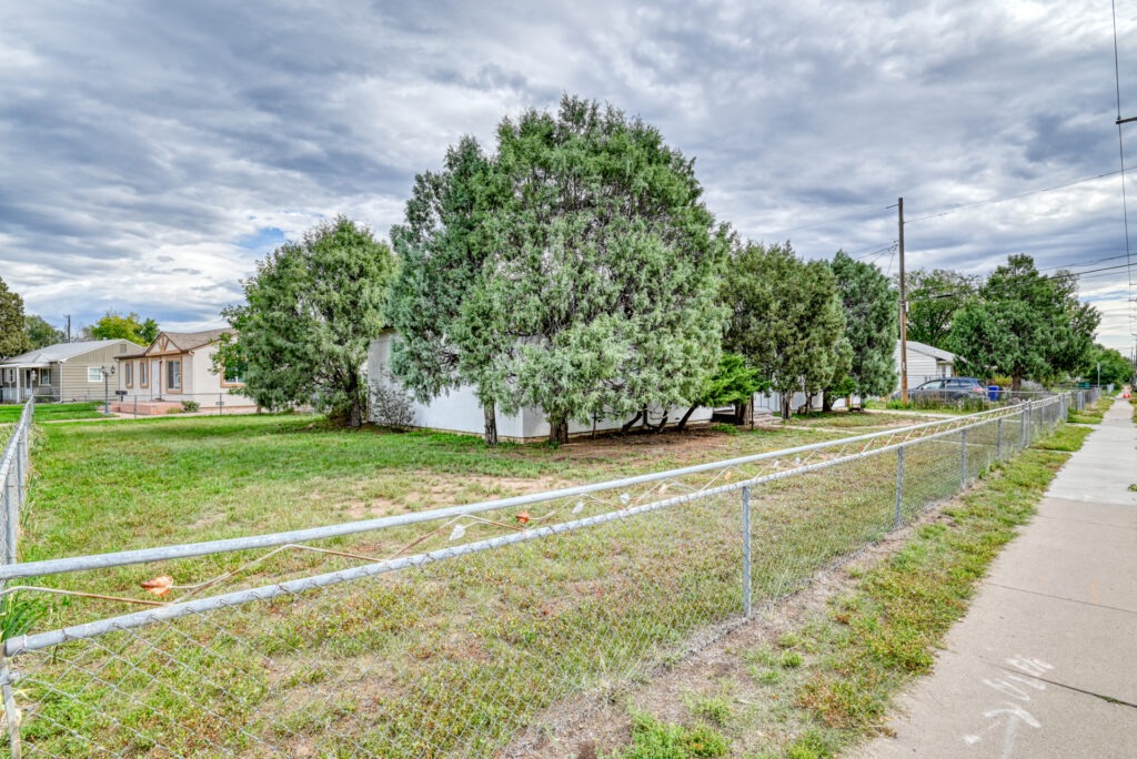 E Cheyenne Rd 2
