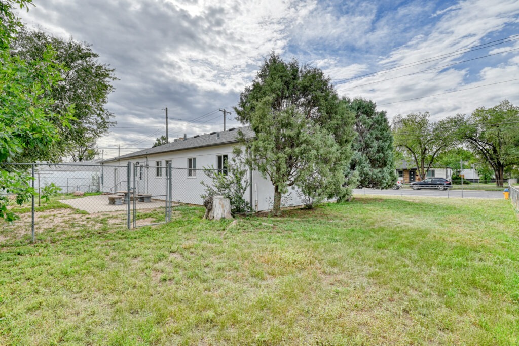 E Cheyenne Rd 6