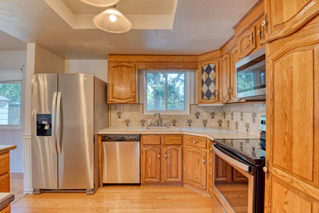 E Owen Cir 12