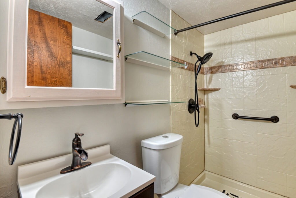 E Owen Cir 22