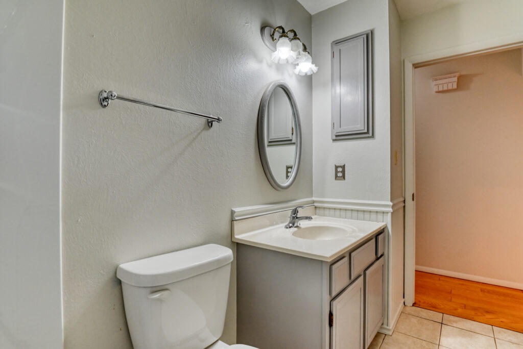 E Owen Cir 40