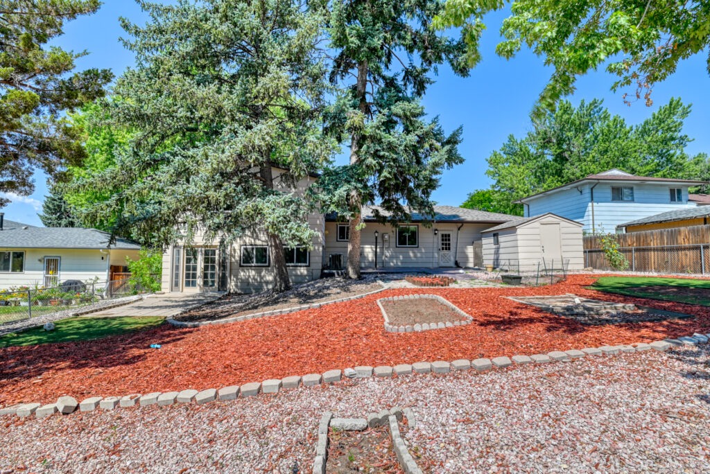 E Owen Cir 50