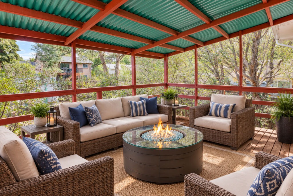 Vr Covered Deck