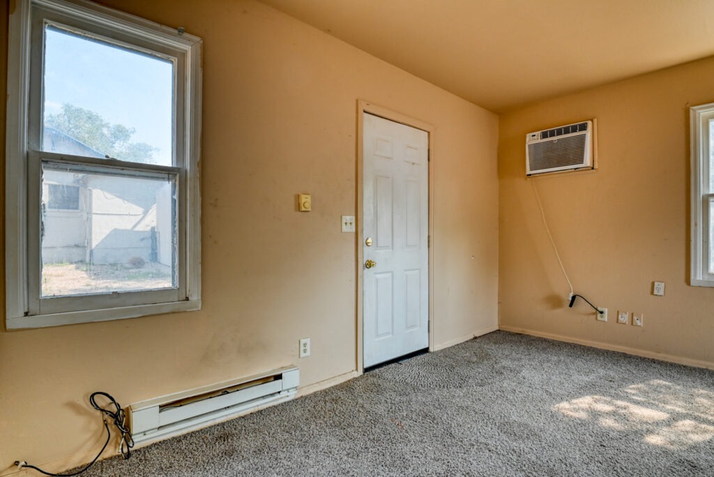 E Ninth St 13