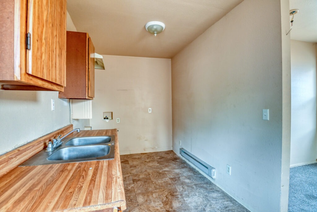 E Ninth St 17