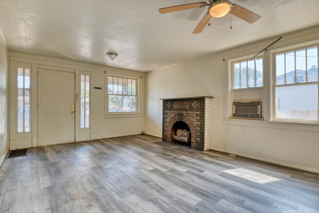 E Ninth St 28
