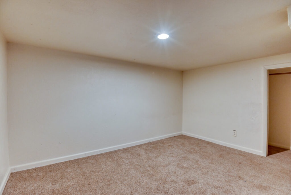 E Ninth St 50