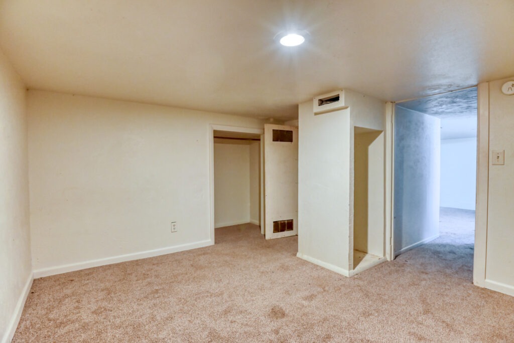 E Ninth St 51
