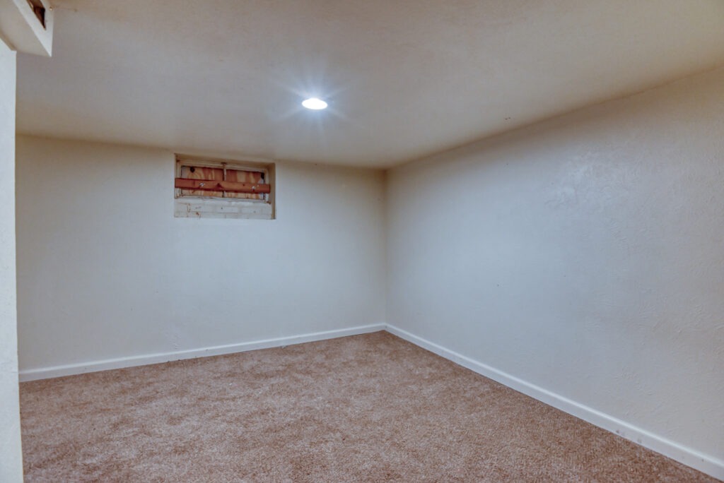 E Ninth St 53
