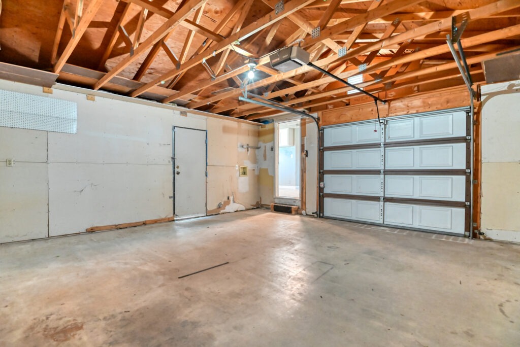 Reshoot Exterior Jerry Murphy Rd 13